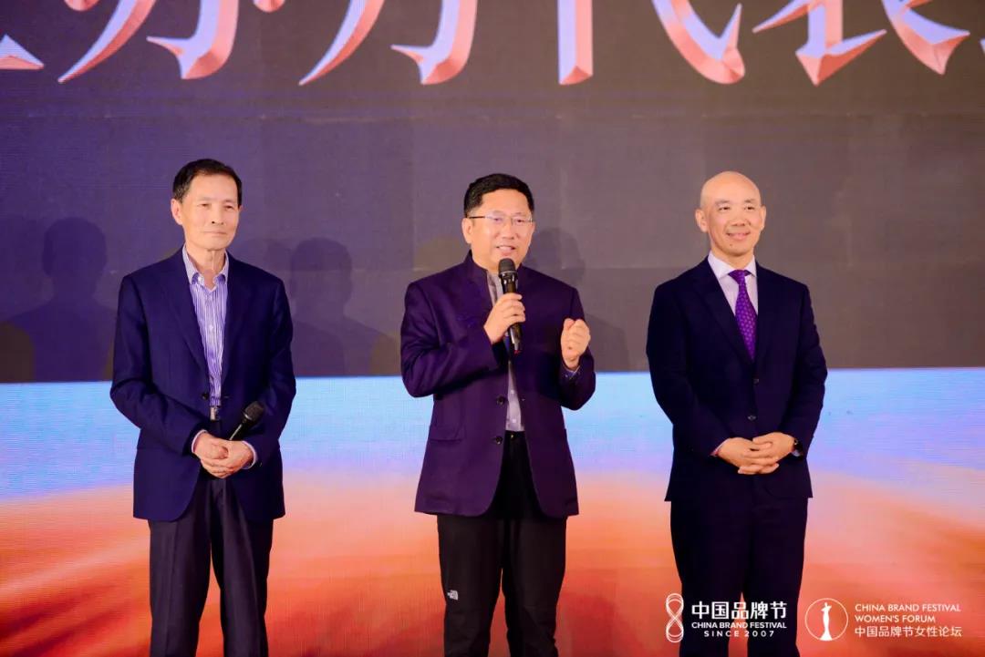 星誠視野總經(jīng)理張立受邀參與2021中國品牌節(jié)第十四屆女性論壇，并和聯(lián)合國前副秘書長沙祖康親切交流；