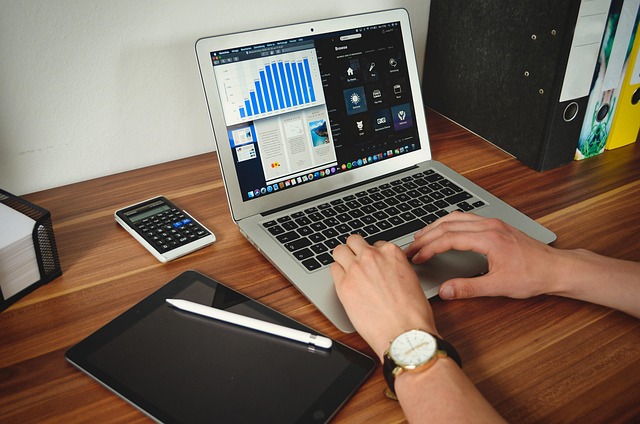 1760003943925976.jpg student-5224082_640.jpg